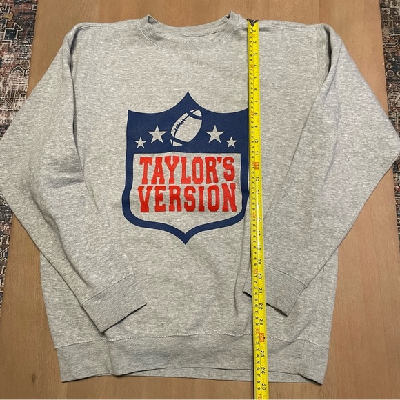 Women’s Lock the Label Taylor Swift Taylor’s Version NFL Sweater - Picture 5 of 7